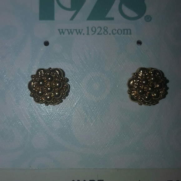 Earrings - Picture 2 of 3